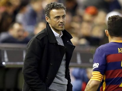 Luis Enrique e Adriano, contra o Valencia.