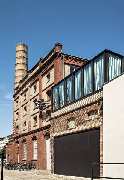 Fachada do ateliê onde está localizado o estúdio de Ai Weiwei, na fronteira norte do bairro berlinense de Mitte. Seu vizinho é o artista dinamarquês Olafur Eliasson.