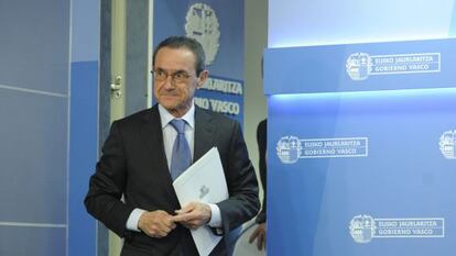 Ángel Toña en su primer consejo de Gobierno.