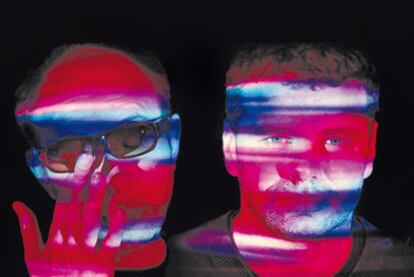 <b>Tom Rowlands y Ed Simons, The Chemical Brothers, fotografiados en marzo.</b>