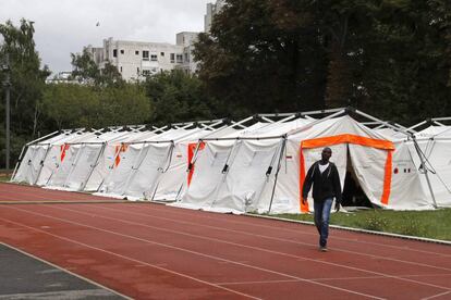 Un campo de refugiados cerca de Par&iacute;s.