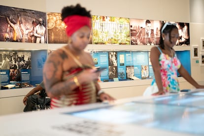 Una de las salas del el International African American Museum, en Charleston (Carolina del Sur, EE UU).