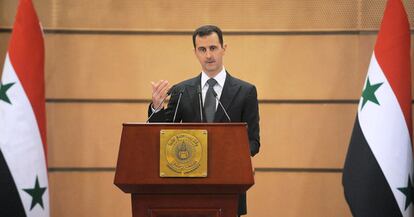 El presidente sirio, Bashar al Asad, durante su discurso en Damasco en una fotografía proporcionada por la agencia oficial siria SANA.