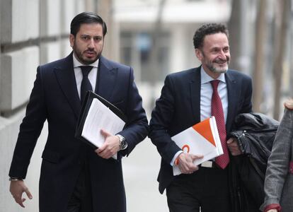 El abogado del Estado y diputado de Ciudadanos, Edmundo Bal, a su llegada a la Fiscalía para presentar la denuncia.
