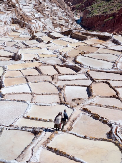 Las salinas de Maras, cuya historia se remonta a hace más de 100 millones de años, se encuentran a unos 50 kilómetros de la ciudad de Cuzco.