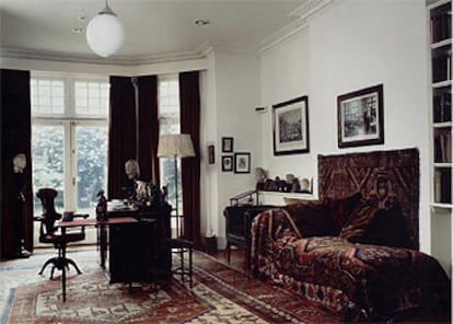An image of the Freud Museum, the psychoanalyst's former home and office in London, where he ended up after fleeing Vienna in 1938. 