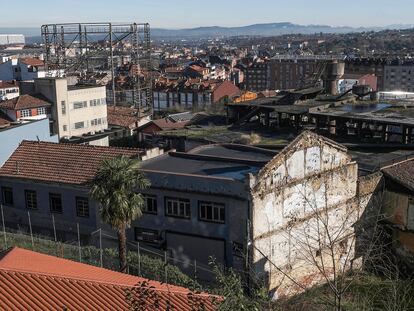 Vista ayer de la fábrica de gas de Oviedo, un ejemplo de arquitectura industrial del siglo XIX.