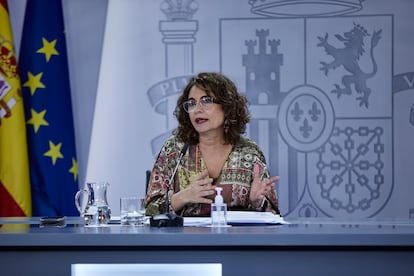La ministra portavoz y de Hacienda, María Jesús Montero, en la rueda de prensa tras el consejo de ministros.