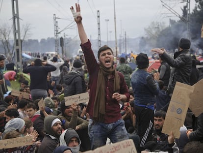 Refugiados e inmigrantes atrapados en Idomeni (Grecia), el pasado sábado