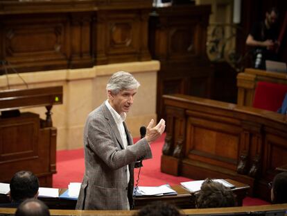 El consejero de Salud, Josep Maria Argimon, interviene en un pleno del Parlament.