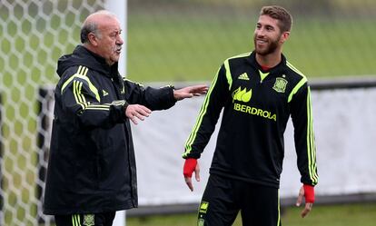 Del Bosque, con Sergio Ramos.