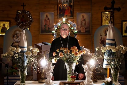 Alexi Khreptak, sacerdote de la iglesia ortodoxa de la Candelaria, en Lviv, Ucrania.