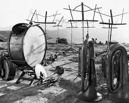 Instrumentos musicales, Tlahuitoltepec, Oaxaca (1955). Fotografía de Juan Rulfo.