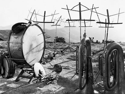 Instrumentos musicales, Tlahuitoltepec, Oaxaca (1955). Fotografía de Juan Rulfo.