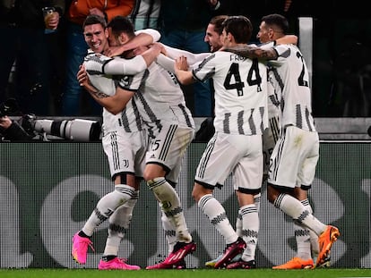 Los jugadores de la Juventus celebran un gol en la ida de los cuartos de final de la Europa League.