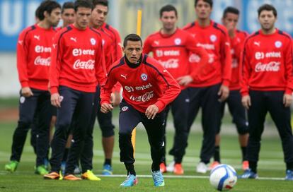 Alexis, en una entrenamiento con la selección chilena.