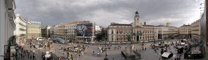 La Puerta del Sol de Madrid ha sido retratada 104.885 veces en Instagram y ocupa el sexto puesto de los lugares más fotografiados del país. Los responsables de la red social han utilizado la herramienta de geolocalización para elaborar el listado.