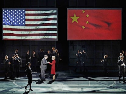 Richard y Pat Nixon en una escena de la producción de 'Nixon en China' de John Fulljames que podrá verse en el Teatro Real de Madrid.
