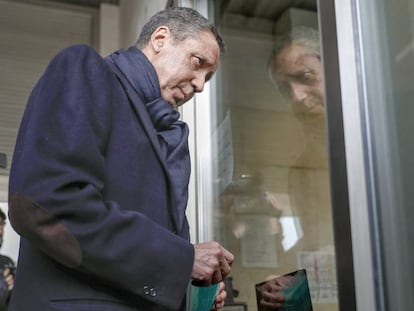 El expresidente de la Generalitat valenciana Eduardo Zaplana, el pasado 18 febrero a la entrada de los juzgados de Valencia.
