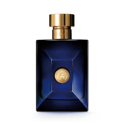 Nada que lleve el logo de la medusa más famosa del mundo puede ser aburrido. Versace Dylan Blue es un ‘fougère’ clásico con una espectacular apertura frutal y cítrica. 50ml: 63,65 € 100ml: 83,45 €