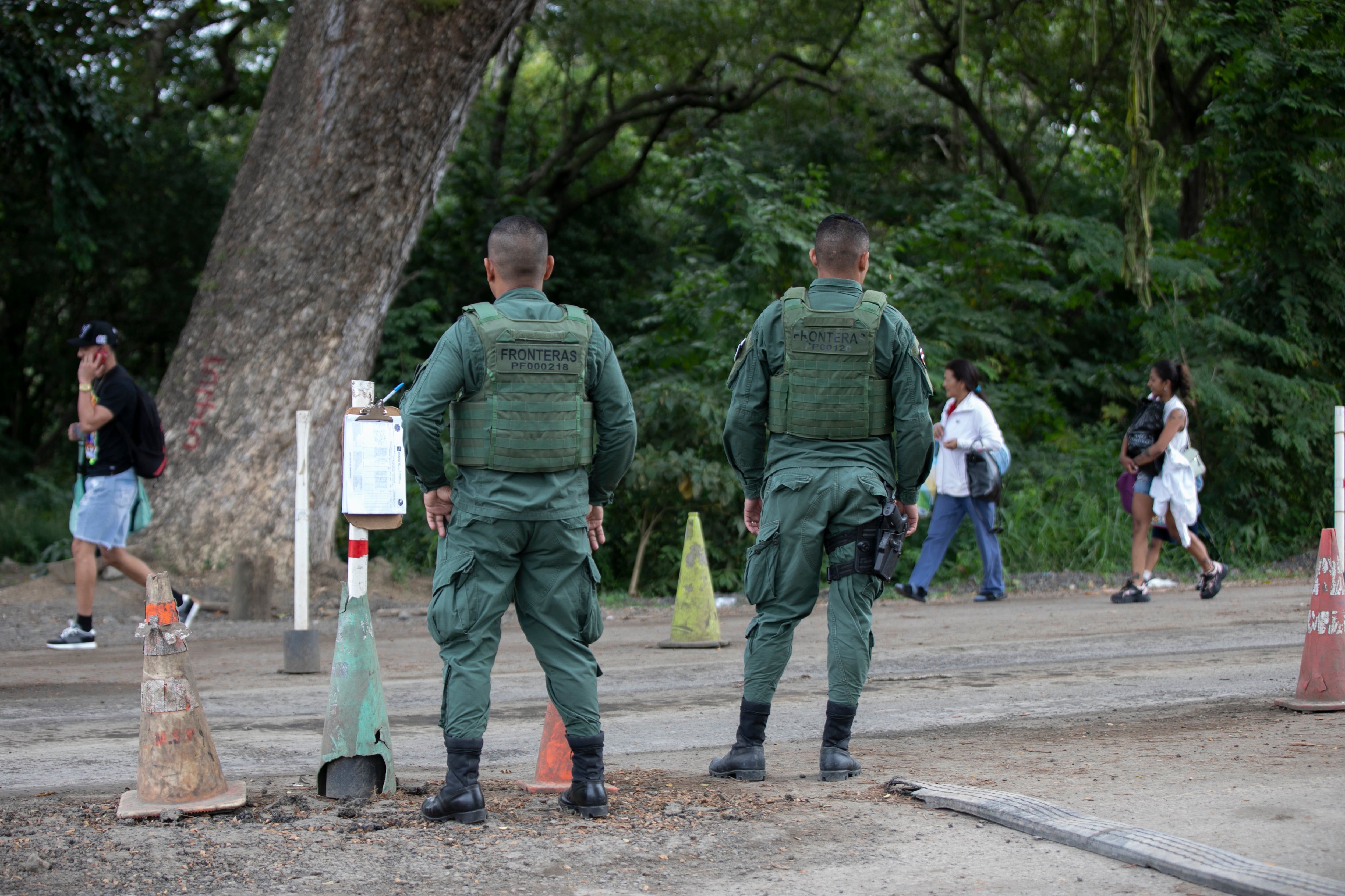 La policía fronteriza de Costa Rica vigila el cruce conocido como La Cruz (Costa Rica).