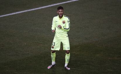 Neymar celebra el tercer gol del Barcelona frente al Atlético. 