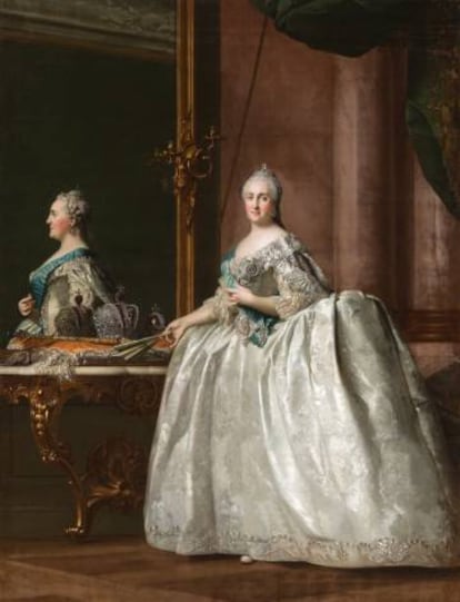 'Retrato de Catalina II delante de un espejo' (1763), de Vigilius Eriksen, óleos que forman parte de la muestra.
