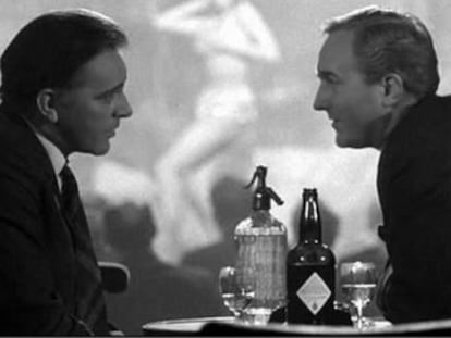Richard Burton (a la izquierda) y Robert Hardy, en 'El espía que surgió del frío'.