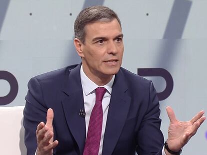 El presidente del Gobierno, Pedro Sánchez, durante la entrevista en TVE la noche de este lunes.
