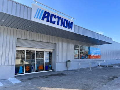 Exterior de la tienda que Action abre hoy en Alcalá de Henares.