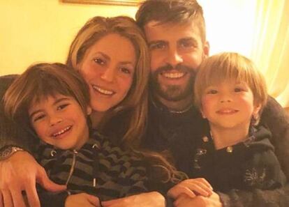 Shakira, Piqué y sus dos hijos: Milan y Sasha.