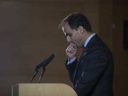 King Juan Carlos University head Javier Ramos at a Friday press conference.