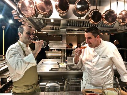 LOS DOS CHEFS, ROMAIN FORNELL Y ALBERT BORONAT EN LA BARRA DE CAELIS / CAPEL