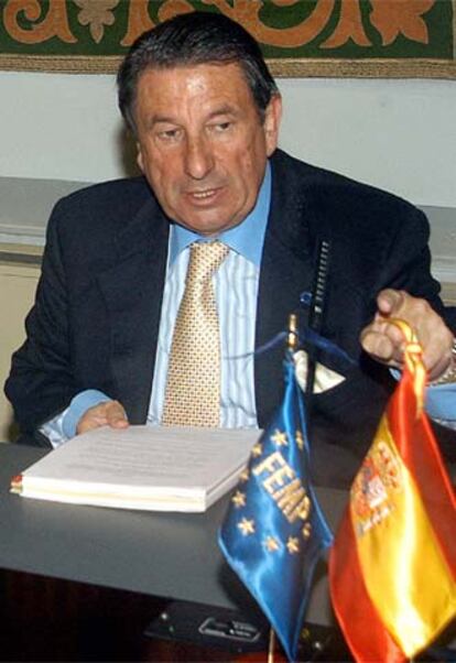 Francisco Vázquez, durante la reunión de la FEMP.