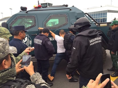 Los policías arrestan al presunto líder regional del cartel de los Zetas, Josele Márquez 'el Chichi', señalado como autor intelectual del asesinato de la comunicadora Anabel Salazar.