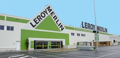 Entrada a un centro de Leroy Merlin.