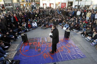 Clase del profesor Juan Carlos Monedero sobre Ciencia política y de la Administración, celebrada en Sol.