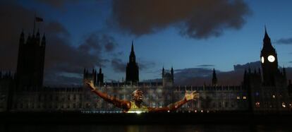 Una imagen de Bolt, proyectada sobre el Palacio de Westminster