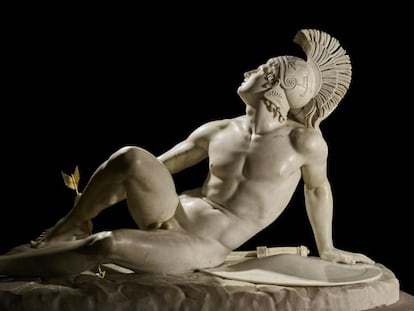 'Aquiles herido' (1825), de Filippo Albacini, en la exposición sobre Troya.