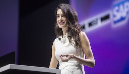 L'advocada Amal Clooney, durant la seva intervenció en la conferència d'obertura del congrés de SAP Ariba Live a Barcelona.