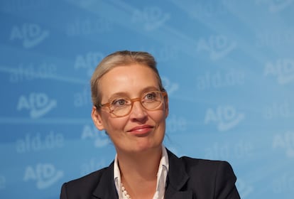 La dirigente del partido ultra AfD, Alice Weidel, este lunes en Berln, en una rueda de prensa para valorar los resultados de la formacin ultra en Turingia y Sajonia.