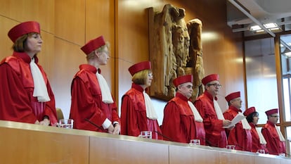 El presidente del Tribunal Constitucional alemán, Andreas Vosskuhle, lee un veredicto en la Corte en enero de 2017.