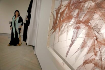 Una de las obras que se muestra en la exposición sobre el grupo El Paso, en San Sebastián.