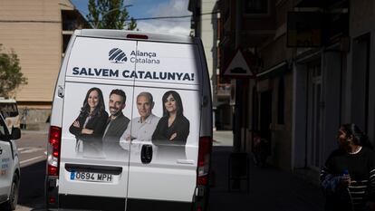 Una furgoneta de Aliança Catalunya de las elecciones catalanas del pasado 12 de mayo.