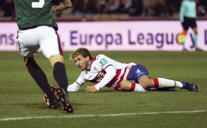 Sergi Samper, tendido en el suelo.