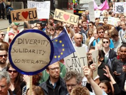 Miles de personas protestan en Londres contra el 'brexit'