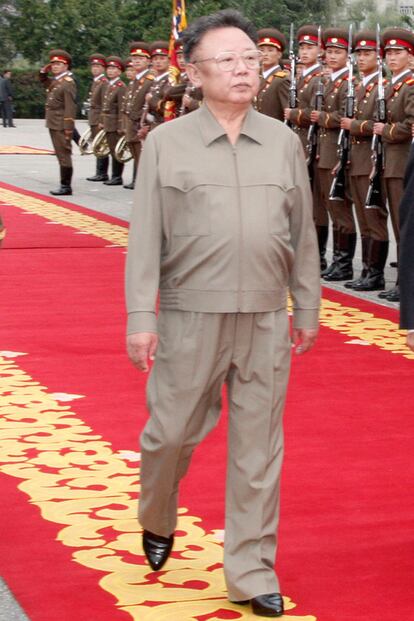 Muere el dictador norcoreano Kim Jung-il. 