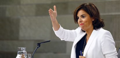 La vicepresidenta del Gobierno, Soraya S&aacute;enz de Santamar&iacute;a, durante la rueda de prensa posterior al Consejo de Ministros.