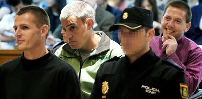 Igor Portu, Mattin Sarasola y Mikel San Sebastián, en la Audiencia Nacional donde se les juzga por el atentado de la T-4.