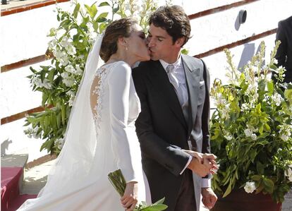 La pareja al salir de la Iglesia.